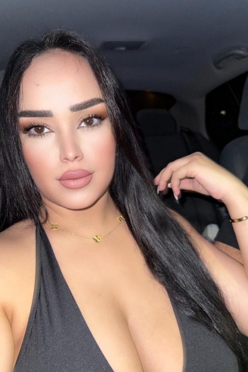 Busty Callgirl in Karachi