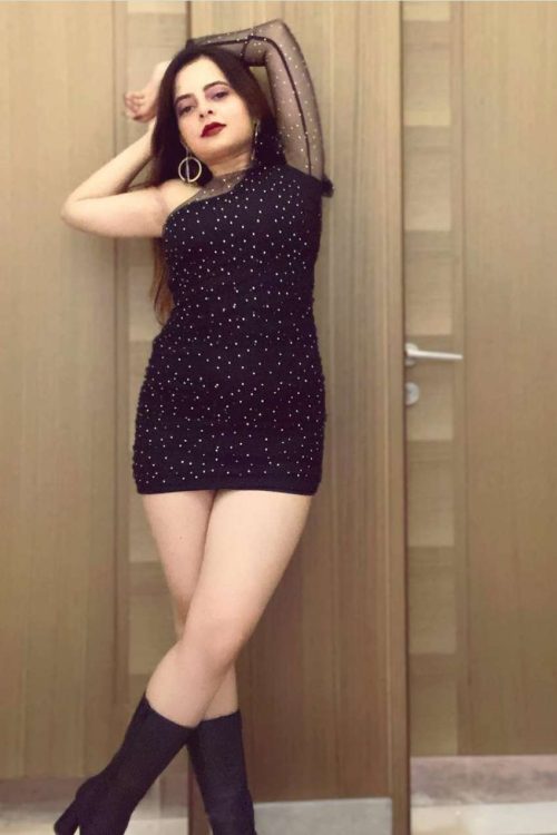 Celebrity Mature Karachi Escort