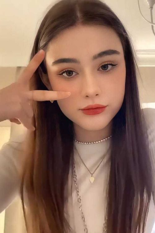 Beautiful Karachi Escort Female