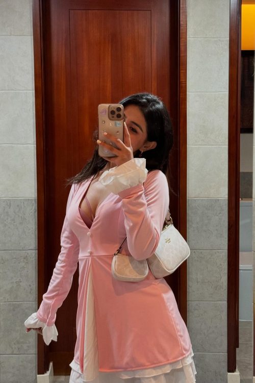 Couple escort female in Karachi